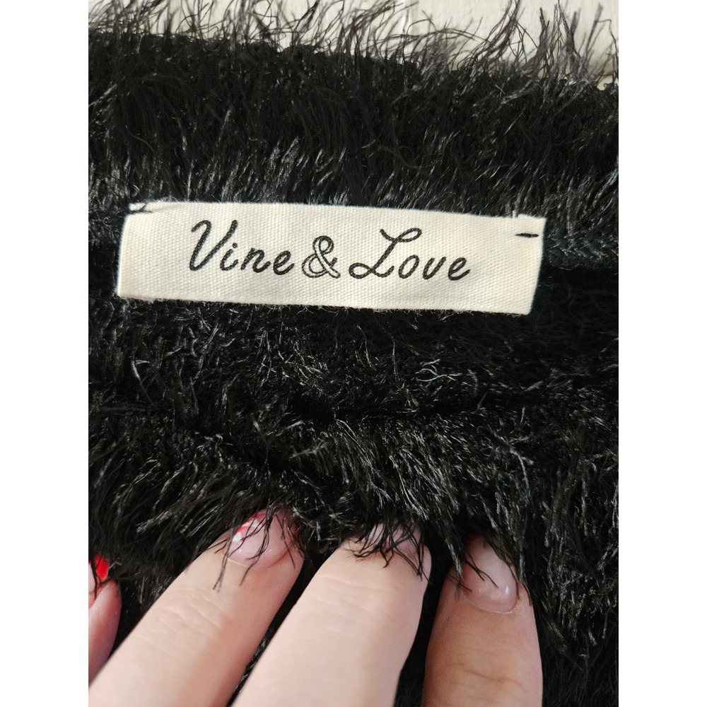 Vine & Love Black Eyelash Knit Sweater Boat Neck Fuzzy Pullover VT31210C Womens - Picture 2 of 3